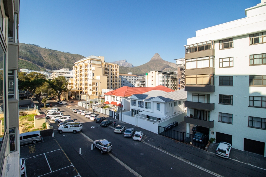 2 Bedroom Property for Sale in Sea Point Western Cape